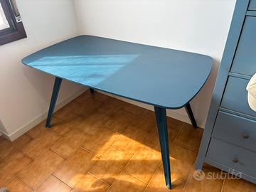 Scrivania blu
