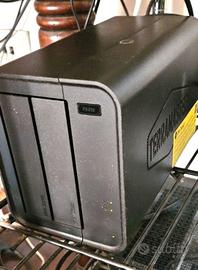 TerraMaster NAS Modello: F2-212 con 2 SSD Samsung