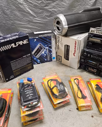 Autoradio vintage, subwoofer, materiale car audio