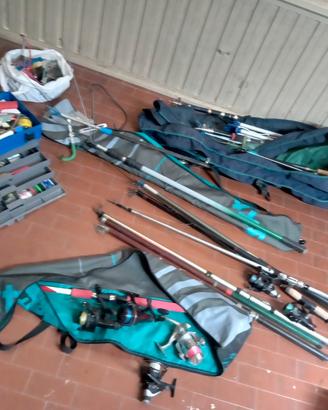 lotto attrezzature da pesca