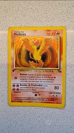 Moltres Fossil Holo Prima Ed. FO 12 / 62 con Swirl