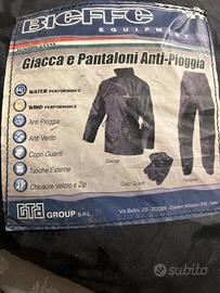 Completo anti pioggia