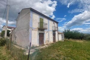 Rustico / Casale di 190 m² con più di 5 locali a L