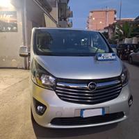 Opel Vivaro 1.6 CDTI uni pro 9 posti (Gancio train