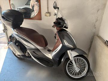 Beverly 300 - 2018 - 21.500 km - Baule+Parabrezza