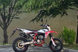 MOTARD 125 4t SWM con scarico scalvini e original