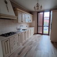 cucina lineare completa di elettrodomestici 