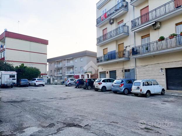 POSTO AUTO A MOLA DI BARI