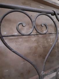 Letto antico in ferro battuto 