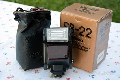FLASH LAMPEGGIATORE NIKON SB 22