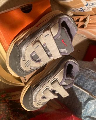 Scarpine  Nike n. 26 buono stato
