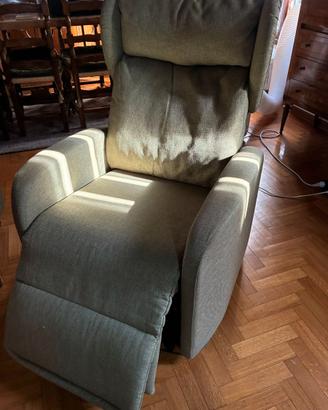 poltrona reclinabile elettrica