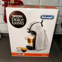 Macchina del caffe de longhi dolce gusto