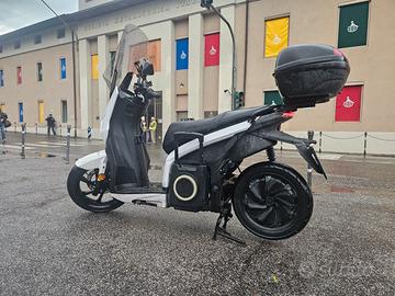 Silence S01 2021 Scooter Accessoriato NO Batteria