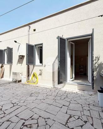 2 LOCALI A ROMA