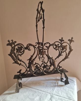 Portariviste in ottone con decorazioni floreali