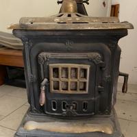 Stufa a legna in ghisa