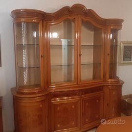 Mobile  vetrina   in radica di noce