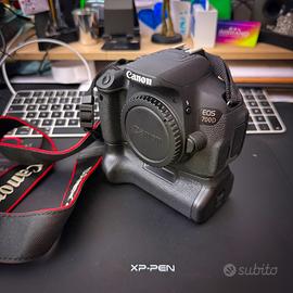 Canon EOS 700D Kit + 18-55 IS STM + Battery Grip