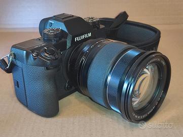 FUJIFILM XH! con Flash, Pawer Grip e Accessori