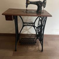 MACCHINA DA CUCIRE SINGER COMPLETA DI MOBILETTO