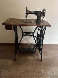 MACCHINA DA CUCIRE SINGER COMPLETA DI MOBILETTO