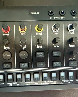 Roland Aira T8 drum machine / synth