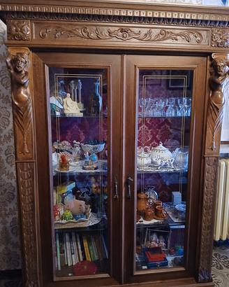 Vetrinetta noce anni '70  stile rinascimento 
