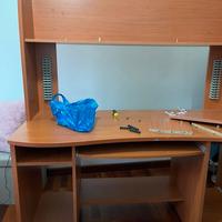 scrivania per pc e cd