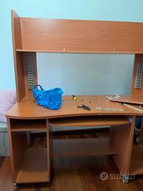 scrivania per pc e cd