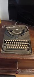 Macchina da scrivere Olivetti Ico 