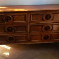 Cassettiera in legno massiccio