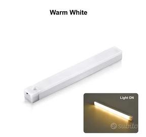 Lampada led ricaricabile con sensore di movimento 