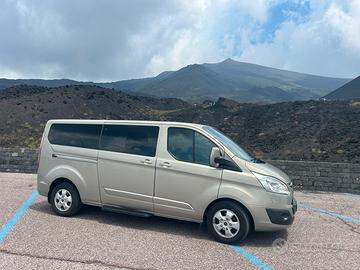 Ford Custom 9 posti extralong con doppia apertura