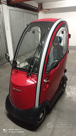 Quadriciclo elettrico cabinato