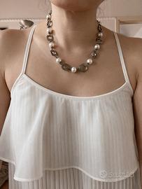 Collana perle e metallo argentato stile moderno