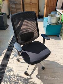 Vitra Meda chair