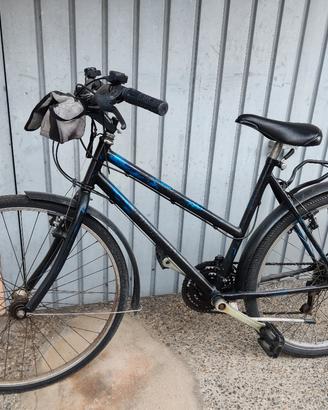 city bike donna 24"  18 marce Portapacchi perfetta