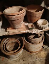 Vasi varie misure in terracotta e plastica