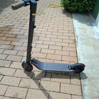 monopattino segway ninebot es2