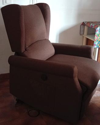 Due  poltrone Relax   Alzapersona, reclinabile  el