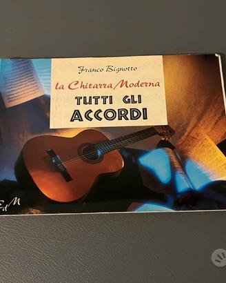 LIBRO ACCORDI PER CHITARRA