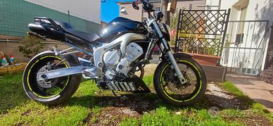 YAMAHA FZ6 