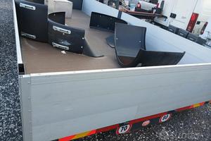 Cassone su motrice scania