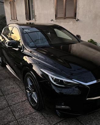 Infiniti q30s