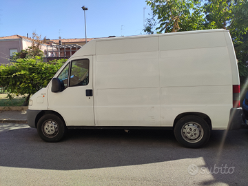 Noleggio furgone, piccoli traslochi, trasp moto