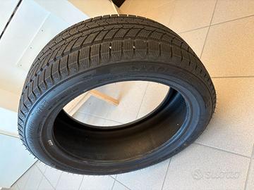 4 pneumatici M+S da 18" Austone