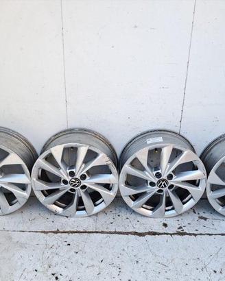 2G0601025AT SET CERCHI IN LEGA R16 VOLKSWAGEN POLO