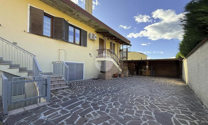 PORZIONE DI BIFAMILIARE A L'AQUILA