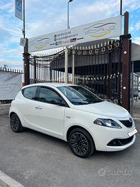 Lancia Ypsilon 1.0 FireFly 5 porte S&S Hybrid Gold